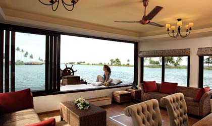 luxury kerala houseboat